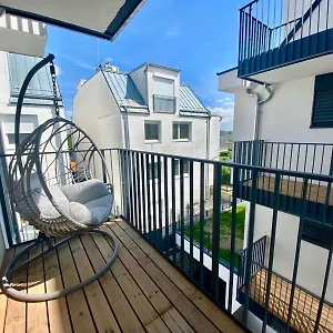 Apartment Modern With Balcony & Free Parking - Nearby Metro, Wien
