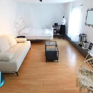 https://old-town-teatre-staircase-apartments.hotels-in-ljubljana.com
